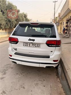 جیپ گراند شیرۆکی